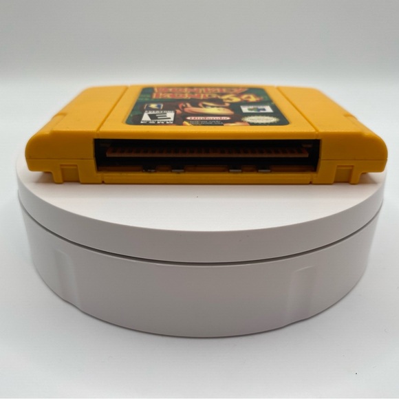 Donkey Kong 64 for Nintendo 64. With plastic protective case. - Picture 3 of 5